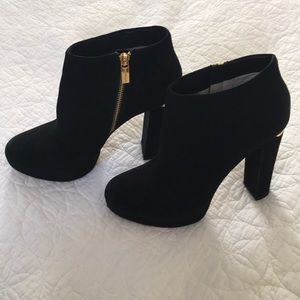 Michael Kors Haven Suede Ankle Boot. Size 9